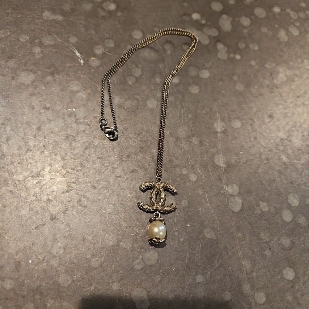 Chanel faux pearl charm necklace
